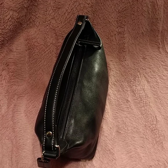 Vintage Authentic small/mini coach black leather handbag - Picture 6 of 8